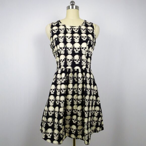 FOLTER Sz M Skulls Fit & Flare Sleeveless Dress Keyhole Back Pockets NWOT - Picture 1 of 13